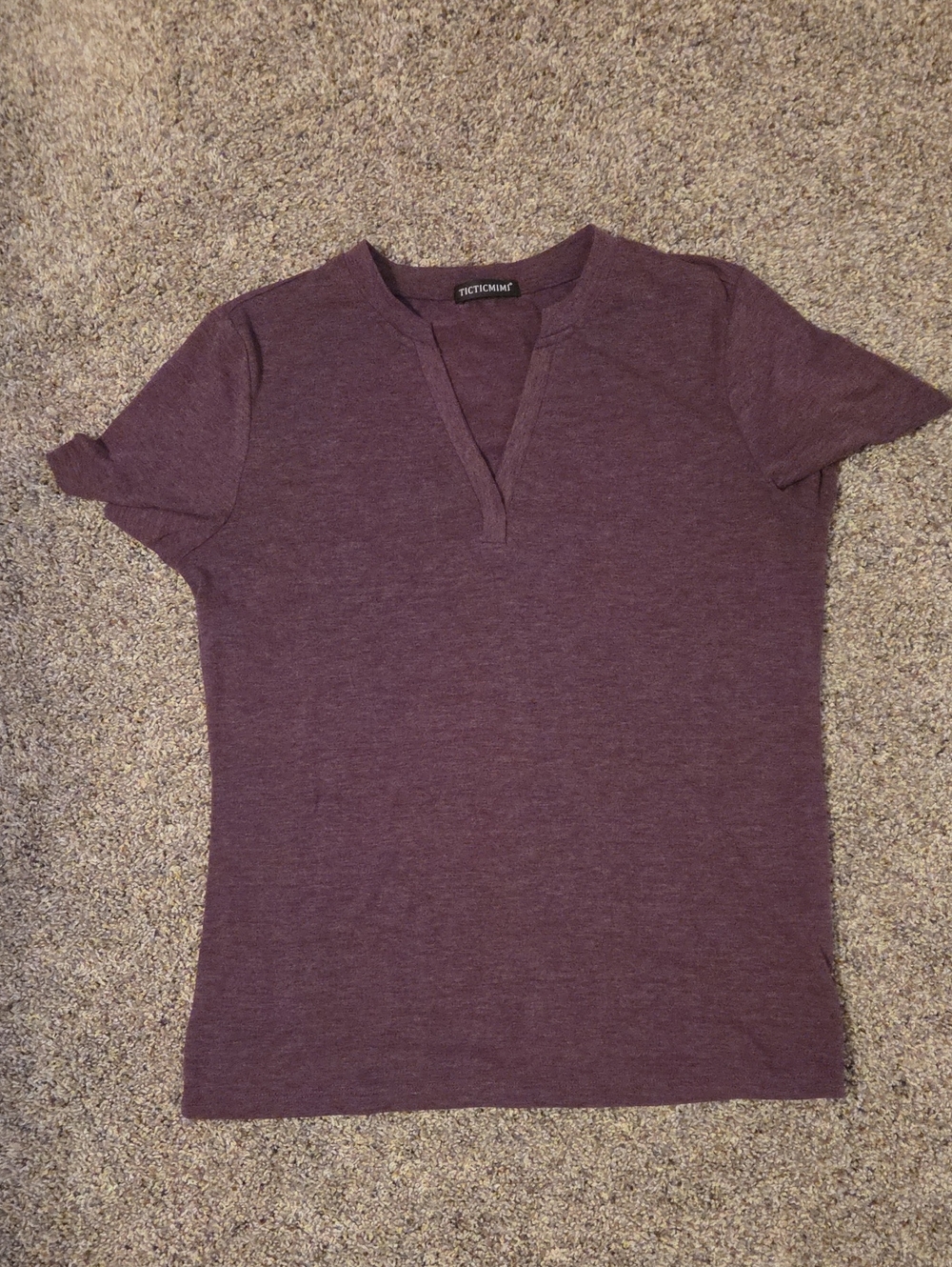 Women's Short Sleeve V-Neck Tee in Plum